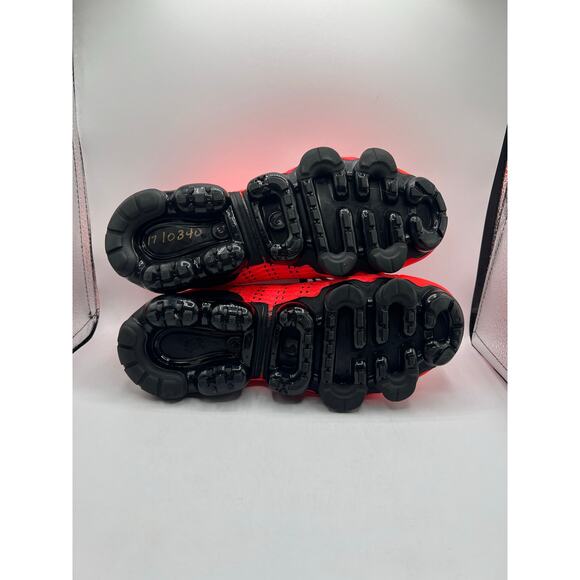 Nike Air VaporMax Flyknit 3 GS “Flash Crimson Black” size 7y/8.5w - Picture 5 of 6